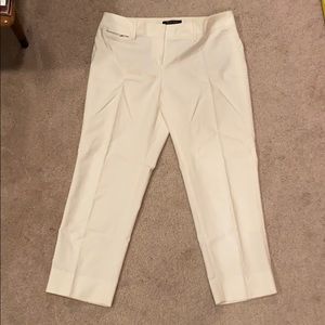 White House Black Market Perfect Form Crop, size 6